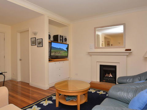 Villa 2br Prosecco Villa Located Within Cypress Lakes Resort - Taree Accommodation 1