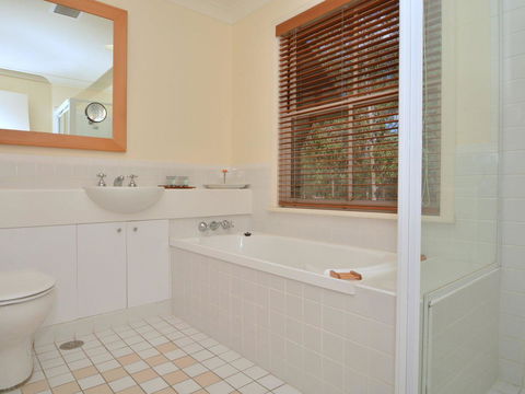 Villa 2br Prosecco Villa Located Within Cypress Lakes Resort - Taree Accommodation 13