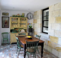 Apple Tree Cottage - Taree Accommodation