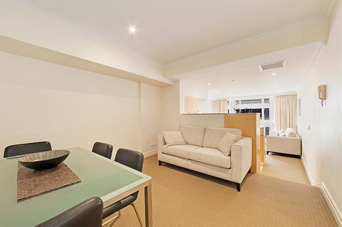 Wyndel Apartments Sydney CBD - Bond - Taree Accommodation 9