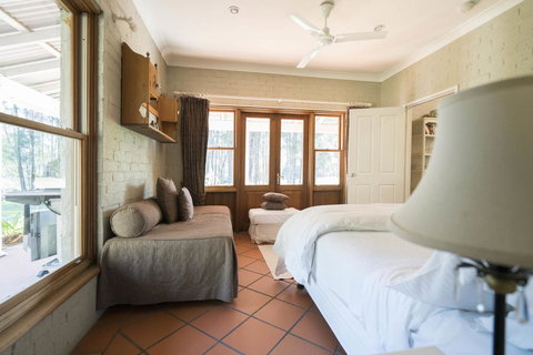 Thistle Hill Guesthouse - Walk To Many Wineries And Restaurants - Taree Accommodation 36
