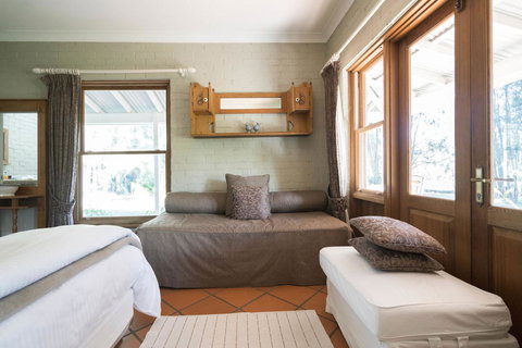 Thistle Hill Guesthouse - Walk To Many Wineries And Restaurants - Taree Accommodation 39