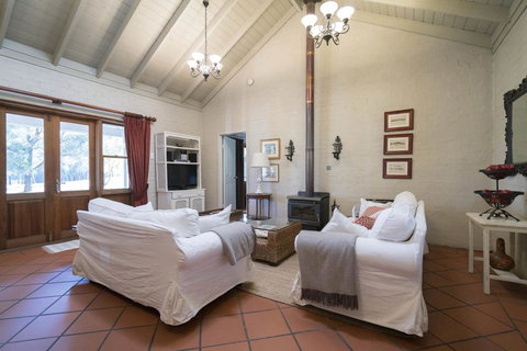 Thistle Hill Guesthouse - Walk To Many Wineries And Restaurants - Taree Accommodation 31