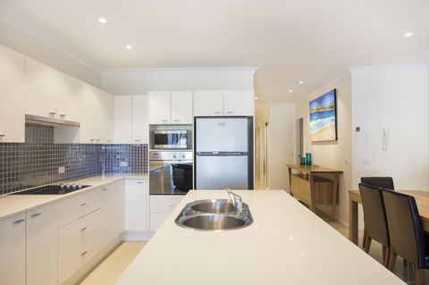 Beachfront 2 - Taree Accommodation 10