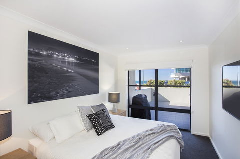 Beachfront 2 - Taree Accommodation 12