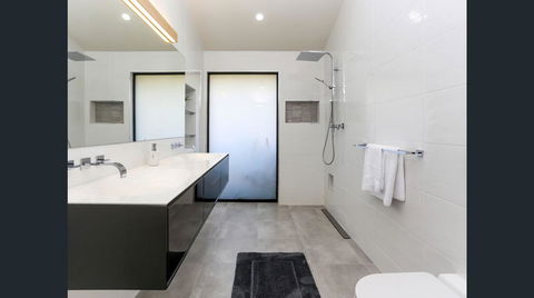 Wine Country Villas - Taree Accommodation 8