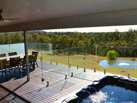 Wine Country Villas - Taree Accommodation 11