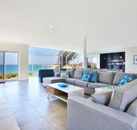 Neptune - Absolute Beachfront - Taree Accommodation