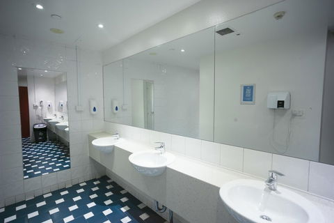 YHA Sydney Central - Taree Accommodation 11