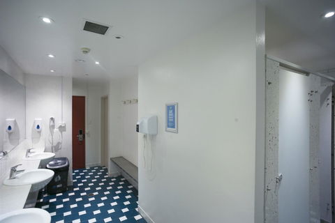 YHA Sydney Central - Taree Accommodation 7