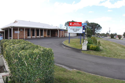 Sleepy Hill Motor Inn - Taree Accommodation 0