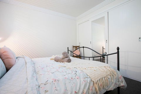 Armidale Cottage - House 2 - Taree Accommodation 24