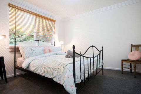 Armidale Cottage - House 2 - Taree Accommodation 23