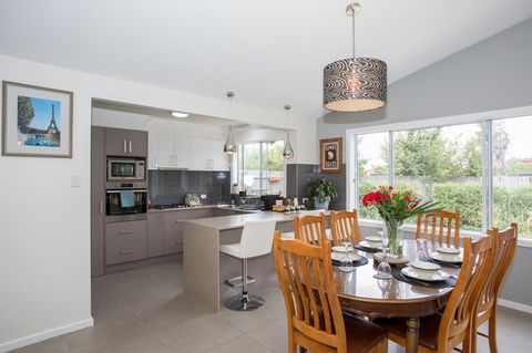 Armidale Cottage - House 2 - Taree Accommodation 18