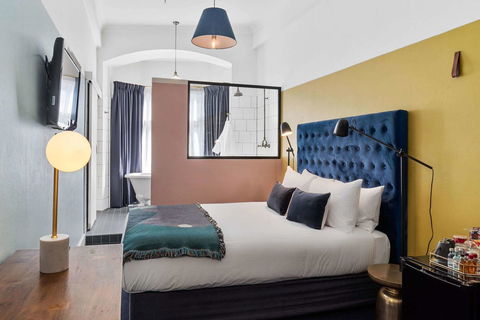 Hotel Harry, Ascend Hotel Collection - Taree Accommodation 24
