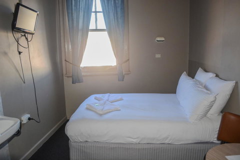 Commercial Hotel Motel Lithgow - Taree Accommodation 24