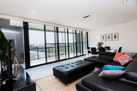 Brand New Executive Apartment - Taree Accommodation 21