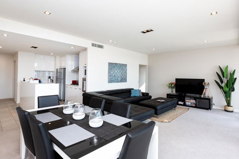 Brand New Executive Apartment - Taree Accommodation 0