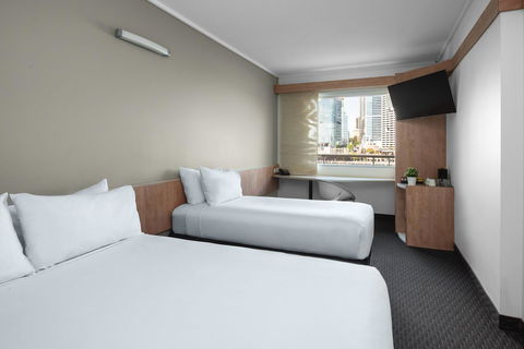 Ibis Sydney Darling Harbour - Taree Accommodation 4