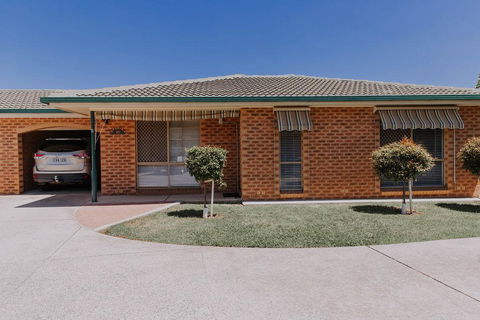 Central Wagga Self Catering Apartment - Taree Accommodation 2