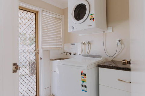 Central Wagga Self Catering Apartment - Taree Accommodation 12