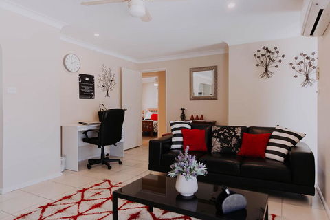 Central Wagga Self Catering Apartment - Taree Accommodation 0