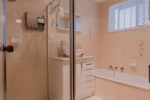 Central Wagga Self Catering Apartment - Taree Accommodation 11