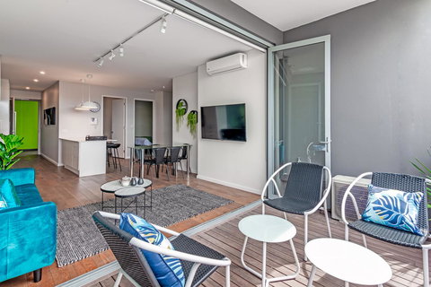 Large Light Luxe 3BDR 2BA Free Parking - Walk To Sydney Uni And RPA - Taree Accommodation 1