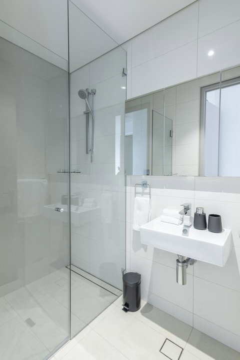 Large Light Luxe 3BDR 2BA Free Parking - Walk To Sydney Uni And RPA - Taree Accommodation 8