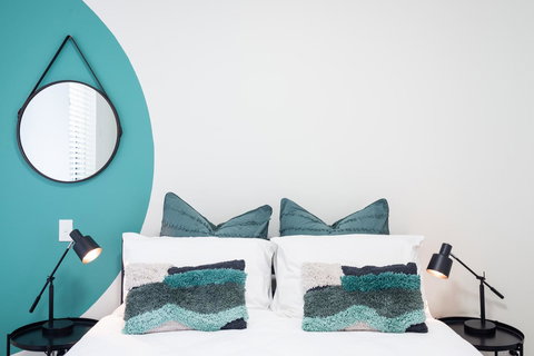 Large Light Luxe 3BDR 2BA Free Parking - Walk To Sydney Uni And RPA - Taree Accommodation 9