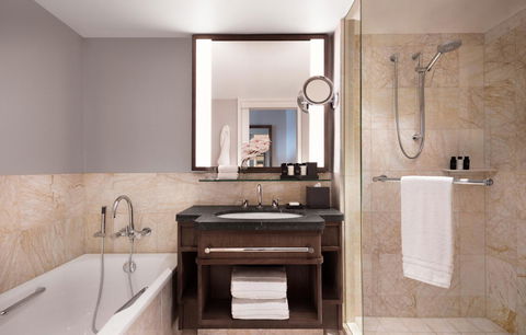 Four Seasons Hotel Sydney - Taree Accommodation 5