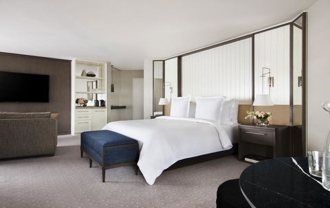 Four Seasons Hotel Sydney - Taree Accommodation 2