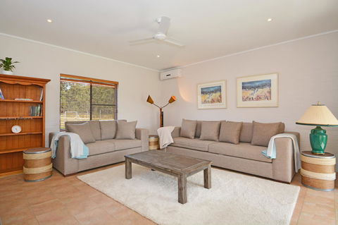JE Guesthouse, Central To All The Hunter Valley Has To Offer - Taree Accommodation 2