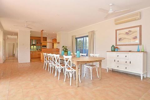 JE Guesthouse, Central To All The Hunter Valley Has To Offer - Taree Accommodation 7