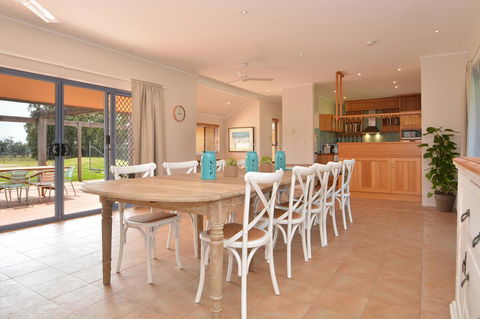JE Guesthouse, Central To All The Hunter Valley Has To Offer - Taree Accommodation 0