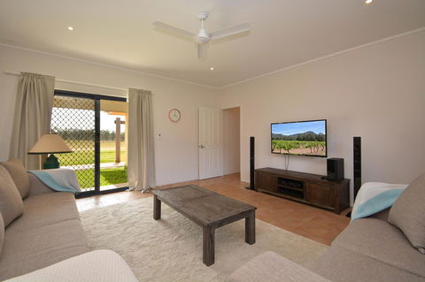 JE Guesthouse, Central To All The Hunter Valley Has To Offer - Taree Accommodation 4