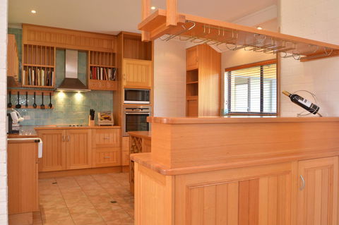 JE Guesthouse, Central To All The Hunter Valley Has To Offer - Taree Accommodation 11