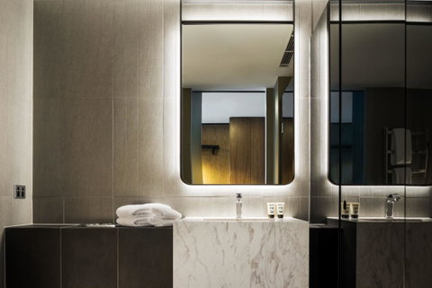 West Hotel Sydney, Curio Collection By Hilton - Taree Accommodation 8