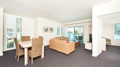 Pacific Blue, Salamander Bay - Taree Accommodation 35