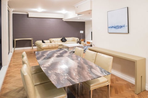 Seasons Harbour Plaza - Taree Accommodation 9