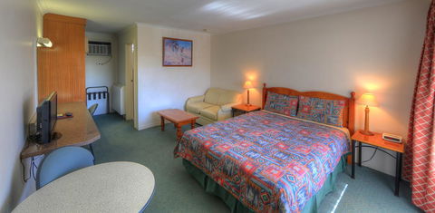Cooma Motor Lodge Motel - Taree Accommodation 2