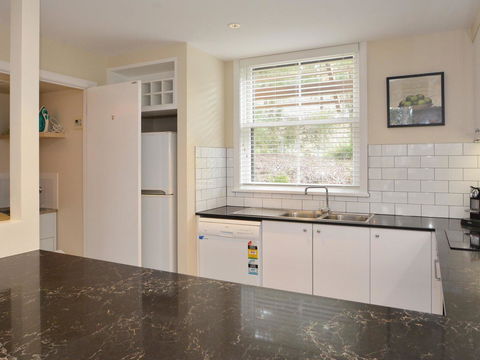 Villa De Saran Located Within Cypress Lakes - Taree Accommodation 3