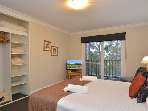 Villa De Saran Located Within Cypress Lakes - Taree Accommodation 1