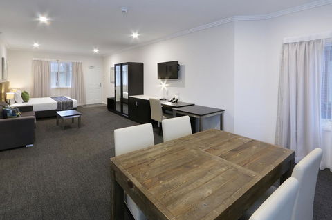 Best Western Plus Bolton On The Park - Taree Accommodation 9