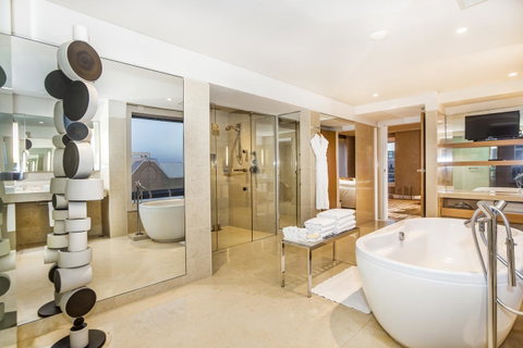 Hilton Sydney - Taree Accommodation 13