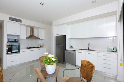 The Penthouse - Taree Accommodation 6