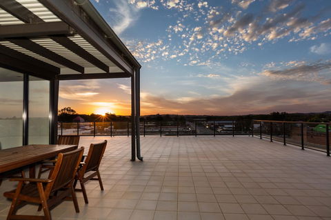 The Penthouse - Taree Accommodation 0
