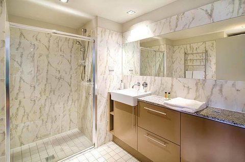 Wyndel Apartments North Sydney - Harbour Watch - Taree Accommodation 4