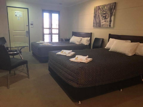 Balranald Club Motel - Taree Accommodation 0