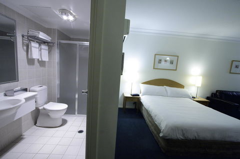 Carlyle Suites & Apartments - Taree Accommodation 9
